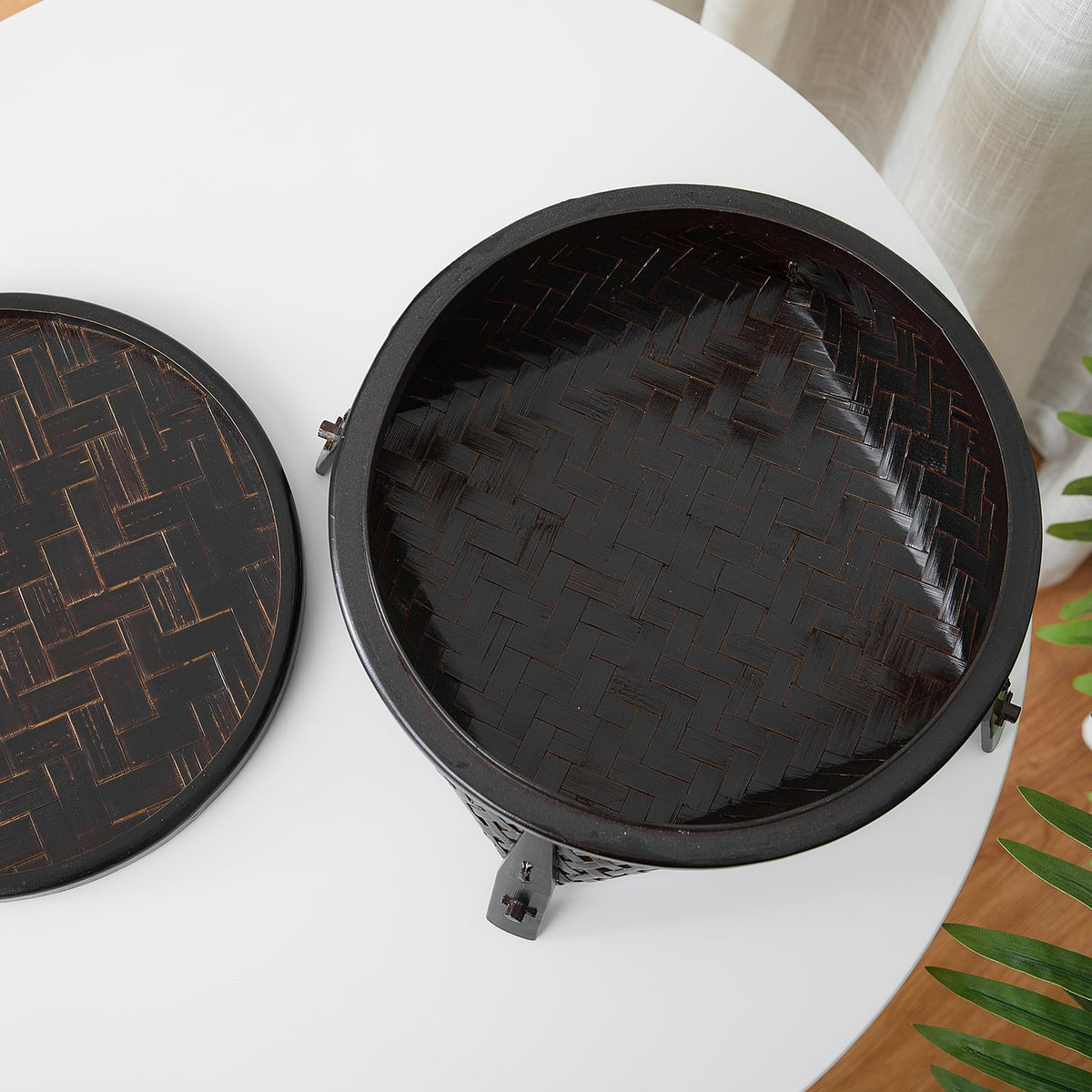Handcrafted Natural Bamboo Woven Storage Basket with Lid (Dark Brwon)