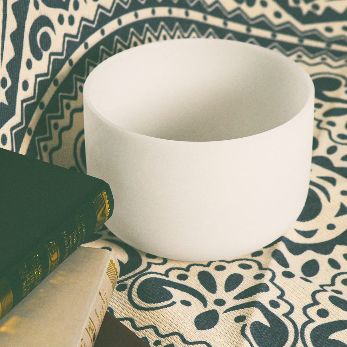 Crystal Singing Bowl (432hz / 10 inch E NOTE)