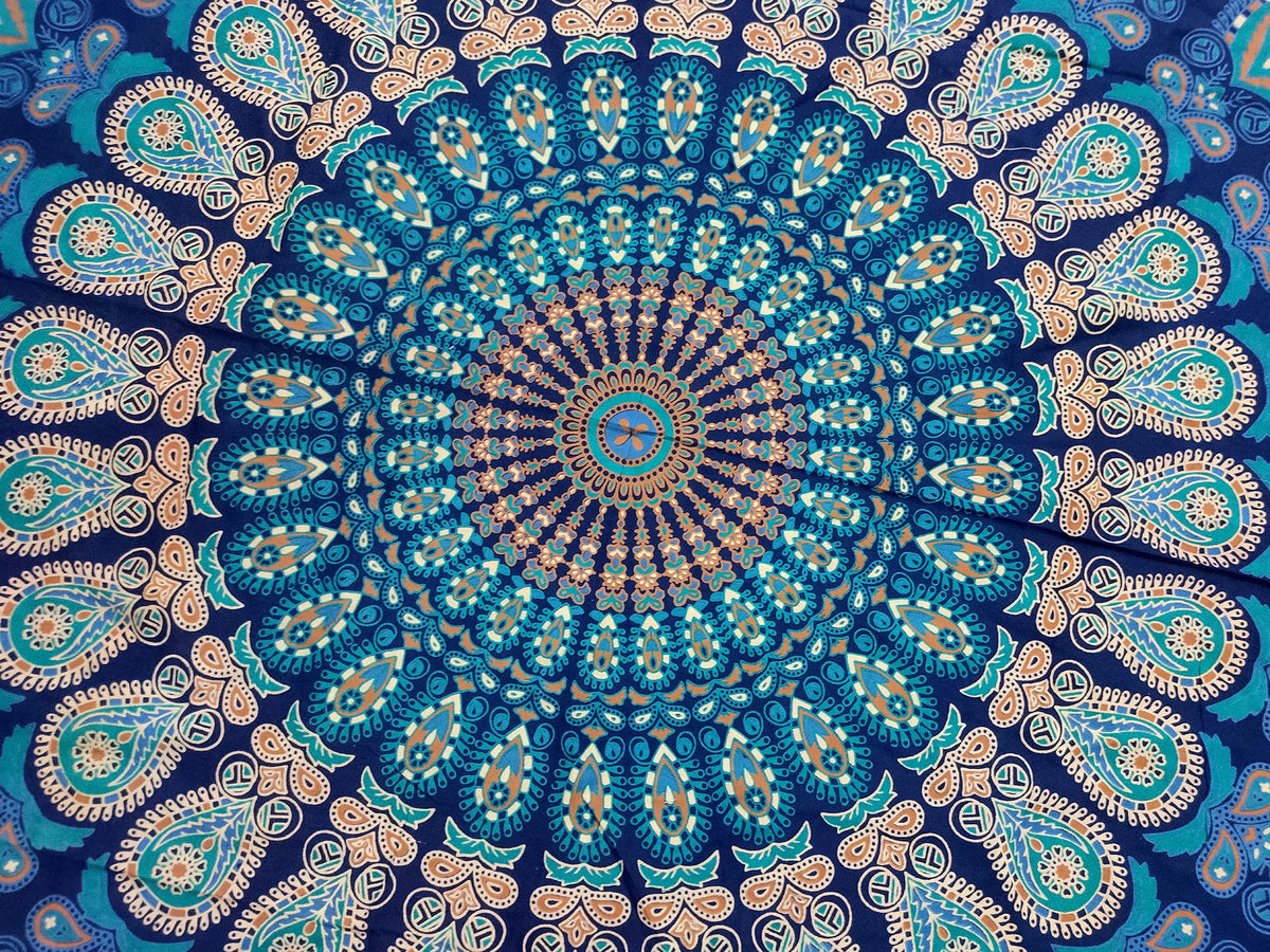 Round Beach Tapestry Turquoise Mandala Throw (5'10" (Round) / Blue)