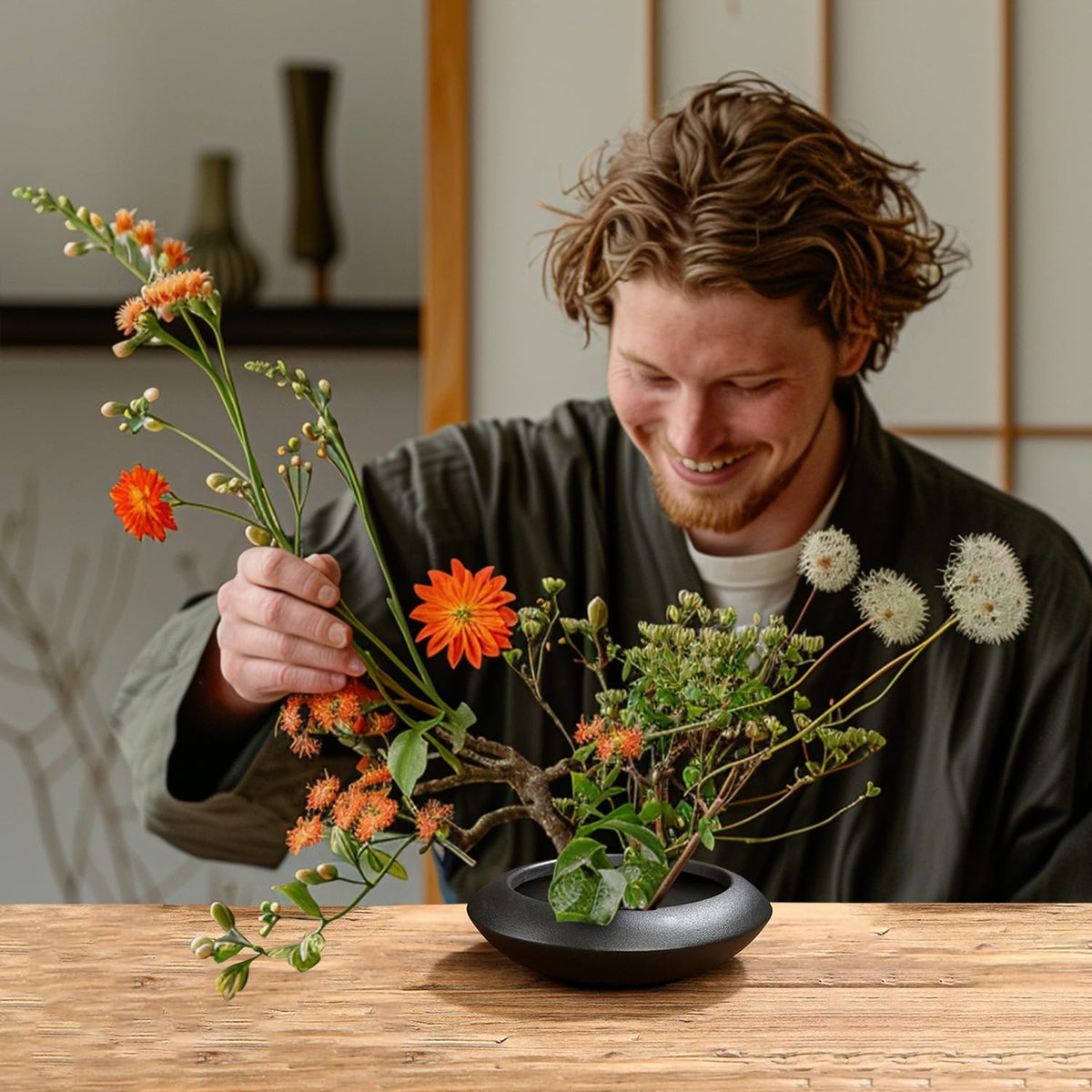 Ikebana Vase Kit Ceramic Flower Frog Vase with Stainless Kenzan Japanese Ikebana Flower Arrangement Pot for Floral Displays Moss & Hydroponic Plants Zen Decor Gift (Black Small Size)