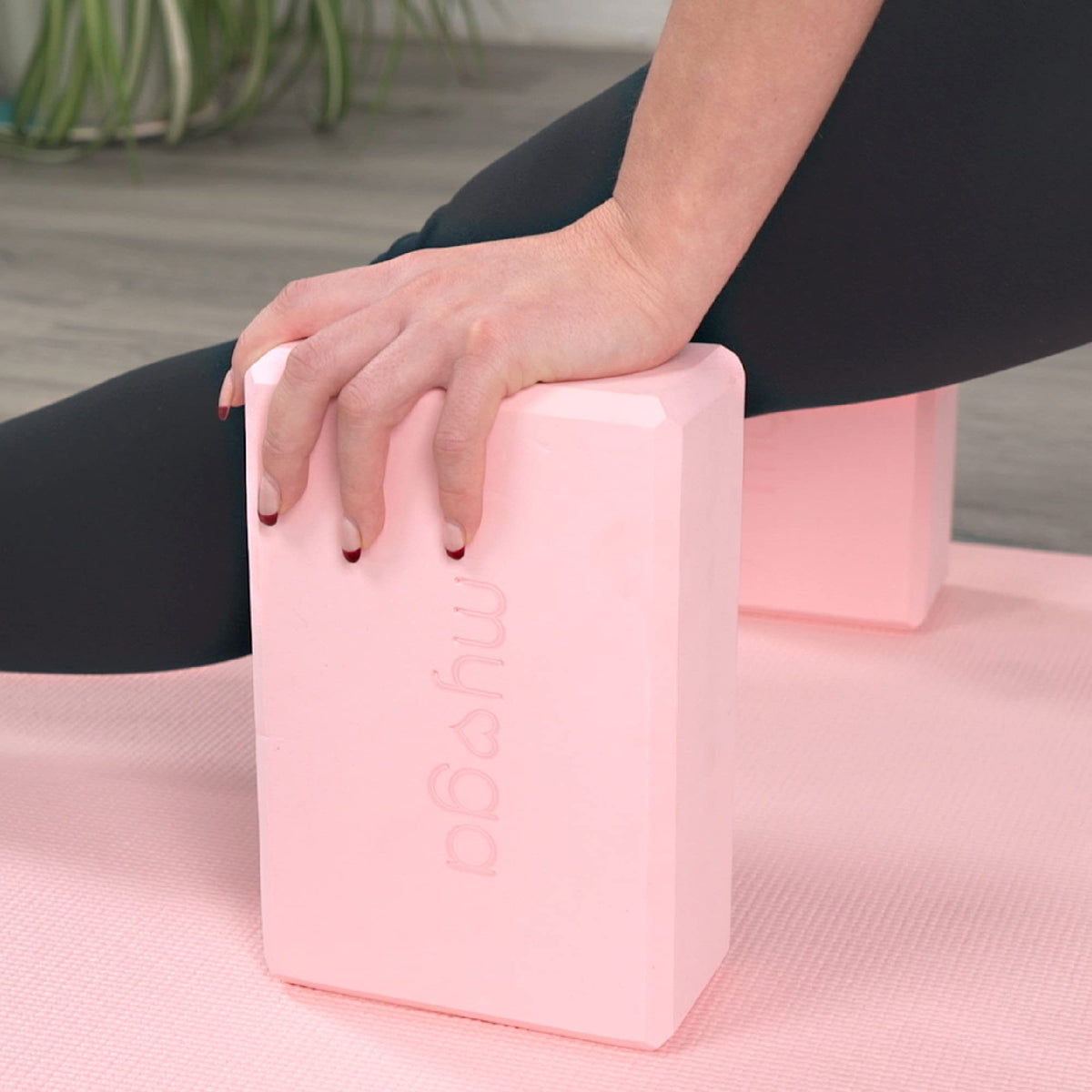 Yoga Block Lightweight EVA Foam Yoga Brick (Dusty Pink / One Size)