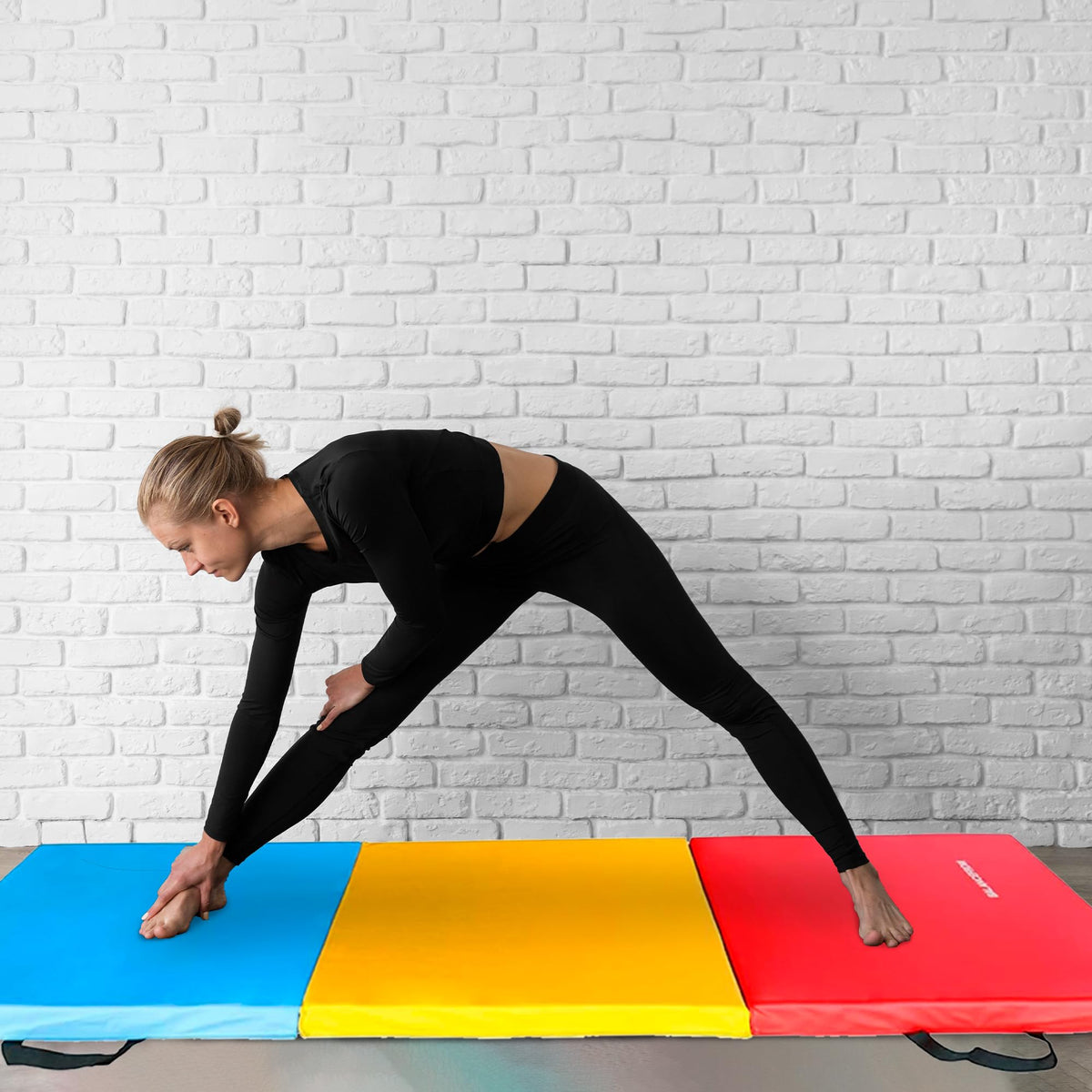 Fitvids 2ft x 6ft Three Fold Folding Exercise Mat with Carrying Handles for MMA (Multi-Color)