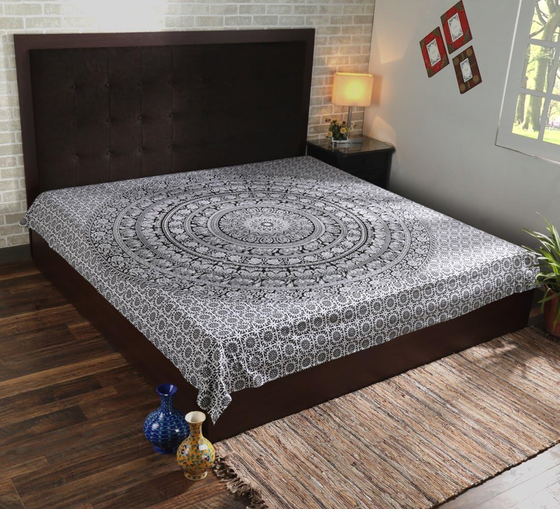 Wall Tapestry (Black and White / 50"L x 60"W)