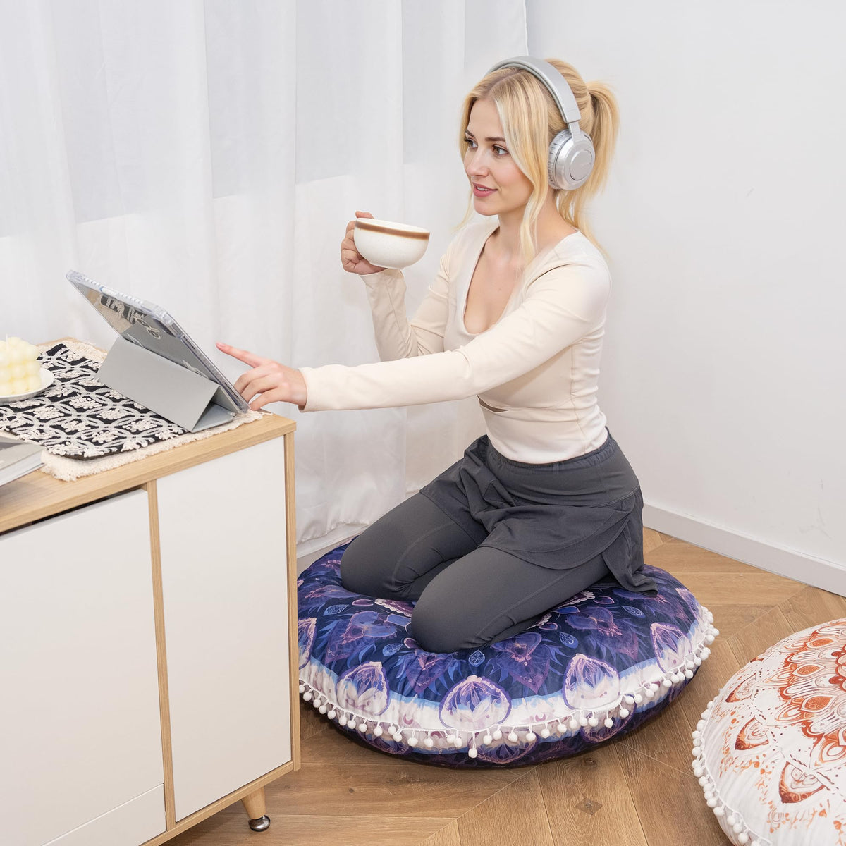 Meditation Cushion 32 Inch Round (Purple / X-Large)