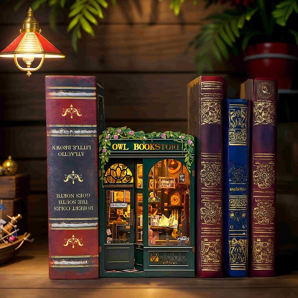 Owl Bookstore Book Nook Kit (Owl Bookstore)