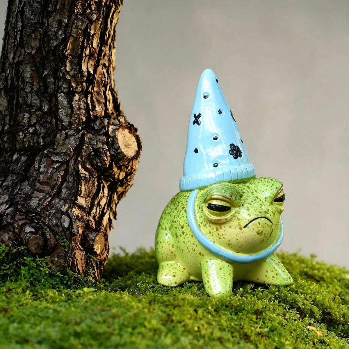 Charming Resin Frog Figurines with Hats (Blue Frog Figurines)